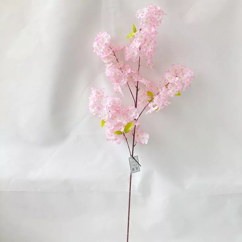 Pekeng mga sanga ng pamumulaklak ng cherry