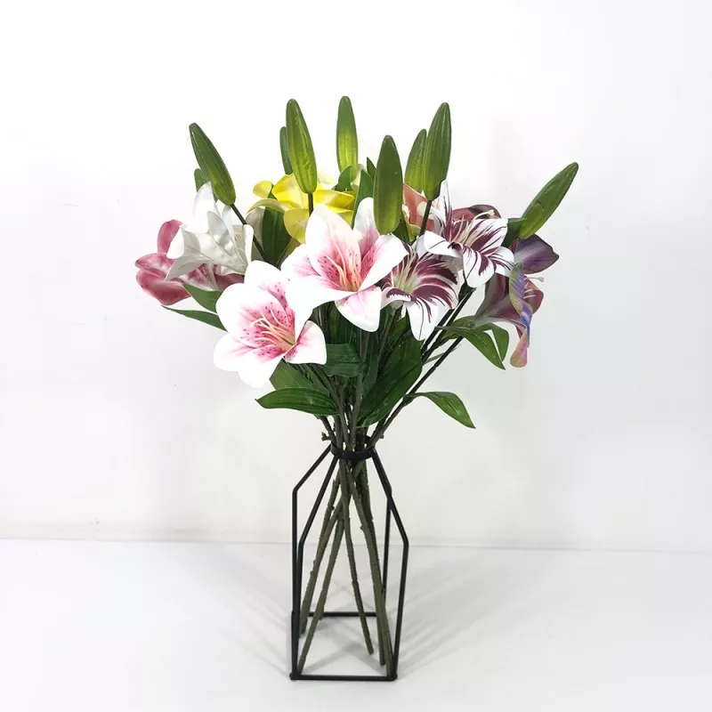 Pekeng mga bulaklak na liryo
