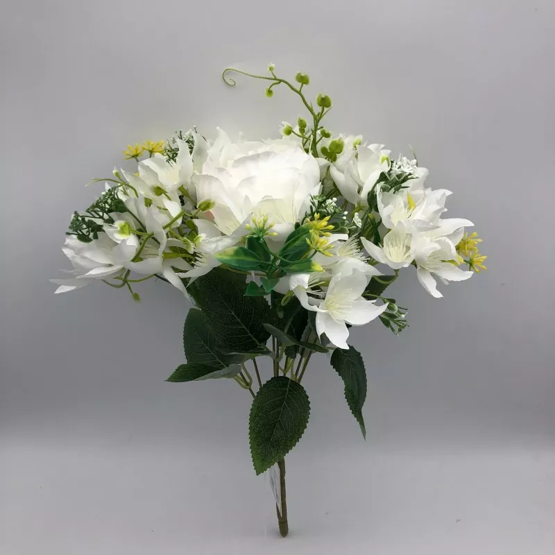 Mga bulaklak na palumpon na faux peony na may liryo